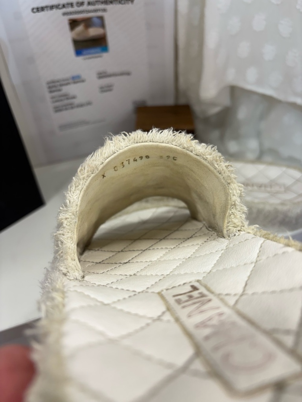 🔥🔥 Chanel Interlocking Mules CC Beige Quilted sandals size 39 with COA - Picture 6 of 9